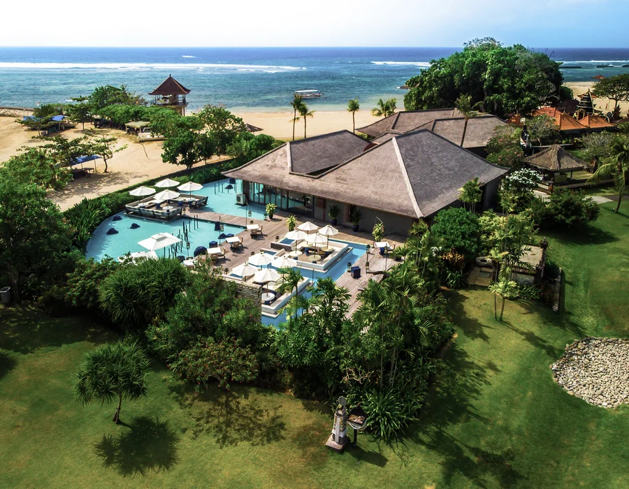 Бассейн и территория Club Med Bali