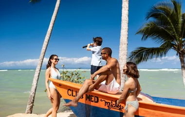 Familia en una isla.