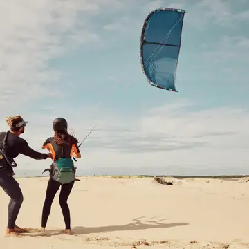 Kitesurfing