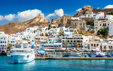 Casas brancas e azuis típicas da Grécia.