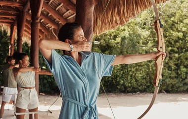 Tenis yoga y actividades terrestres en resort familiar Punta Cana