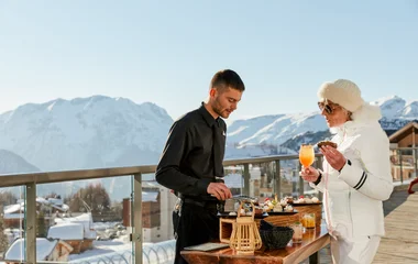 familie eten wintersport