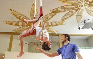 Flying trapeze & circus activities