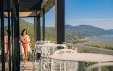 Mujer en la acomodación Exclusive Collection.