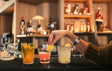 Bebidas en el bar.