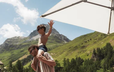 bicicleta no meio da floresta