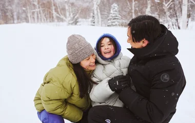 Familia en la nieve.