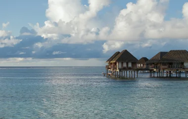 Bangalôs sobre o mar