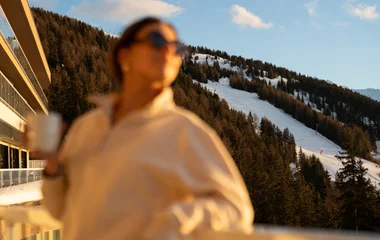 Femme aux Arcs Panorama