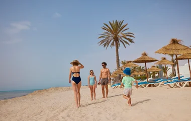 Familia en la playa.