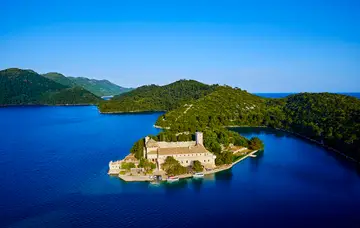 Croatia from island to island