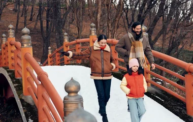 Familia en una excursión al aire libre.