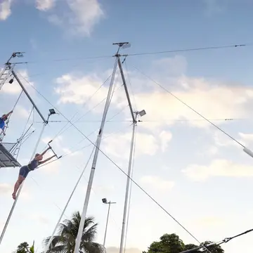 Flying trapeze & circus activities