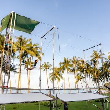 Flying trapeze & circus activities