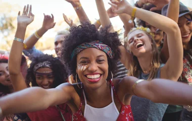 personnes qui font la fête au cap-vert