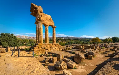 La plus grande île de la Méditerranée