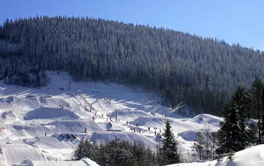 Station pour skier et faire du snowboard