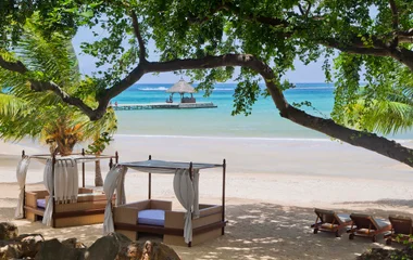 Destino paradisíaco em dia de sol.