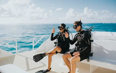pareja haciendo buceo con club med all inclusive resorts