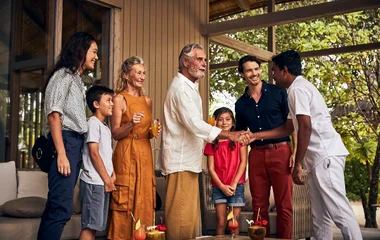 Arrive de familia a village Club Med