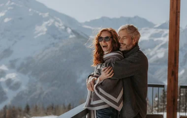 pareja en el balcón