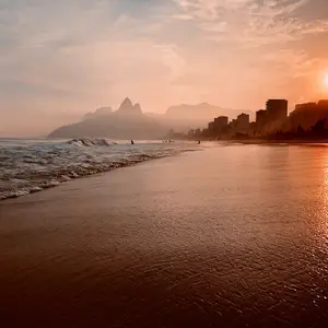 rio de janeiro playa al atardecer