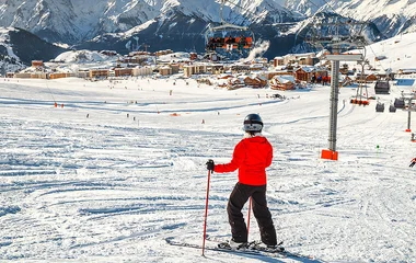Pessoa esquiando em Alpe d'Huez.