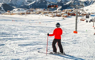 Pessoa esquiando em Alpe d'Huez.