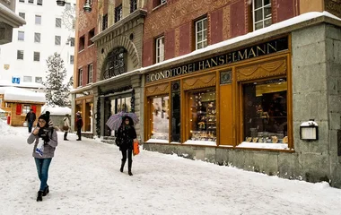 Loja de luxo na Via Serlas em St. Moritz Suíça