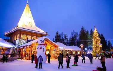 Rovaniemi com decoração de natal.