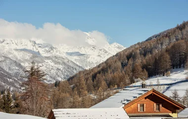 Cabaña en la nieve.