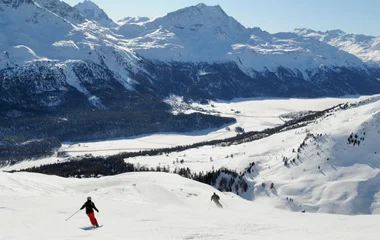 paisagem montanhosa e alpina com neve