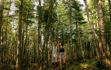 randonnee montagne nature couple