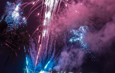 3-2-1 MIDNIGHT - HAPPY NEW YEAR