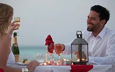 Couple on their honeymoon in Mauritius
