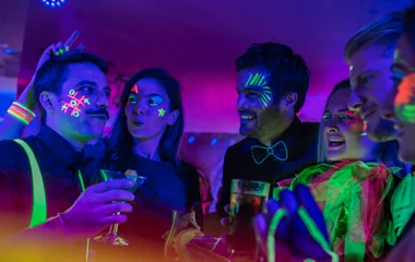 跟着音乐嗨翻天