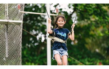 Flying trapeze school