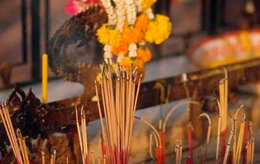 Admire the Thalang Road Chinese Shrine