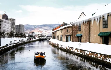 skiing in Japan