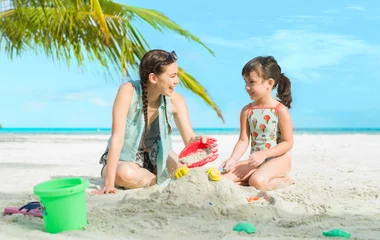 Lay Back by the Beach, club med