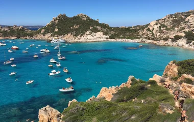 Badeferien in Italien: der Strand von Cala Spalmatore auf Sardinien
