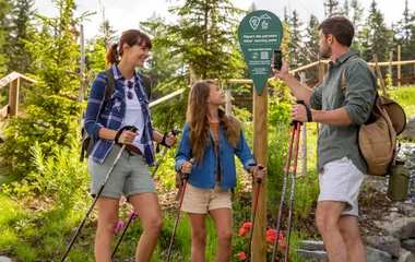 THE MHIKES HIKING APP