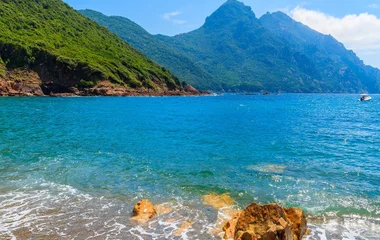 Zwischen Bergen und Bächen zum Maquis