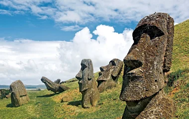 Statues de l'île de Paques lors d'un voyage au Chili