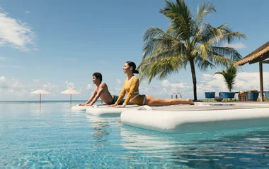 yoga dans la piscine