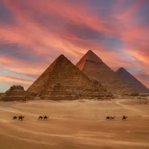 Pyramides