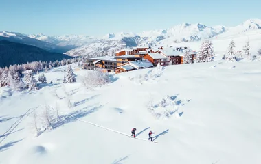 Arrive on Sunday with peace of mind