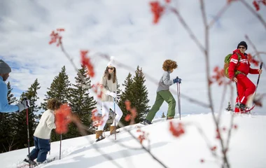 raquette avec moniteur esf famille la rosiere