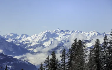 montagnes enneigées