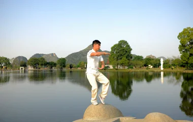 在Club Med桂林度假村里打太极